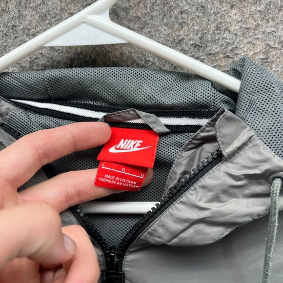 Nike Windbreaker Jacket Mens Large Gray Red Hooded Lightweight Full Zip - Picture 11 of 12